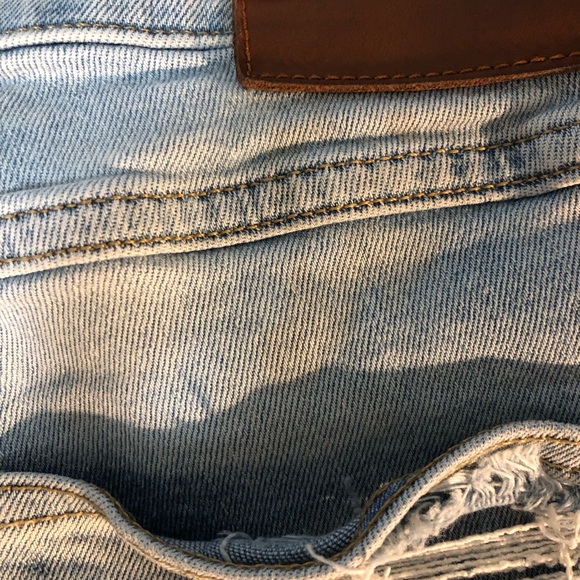 H&M Light-wash Jeans - Picture 3 of 6